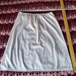 Vintage Sears White Nylon Lace Trim Hem Medium Slip Skirt EUC
